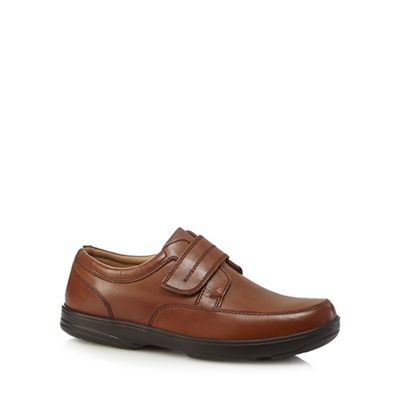 Tan leather single strap shoe